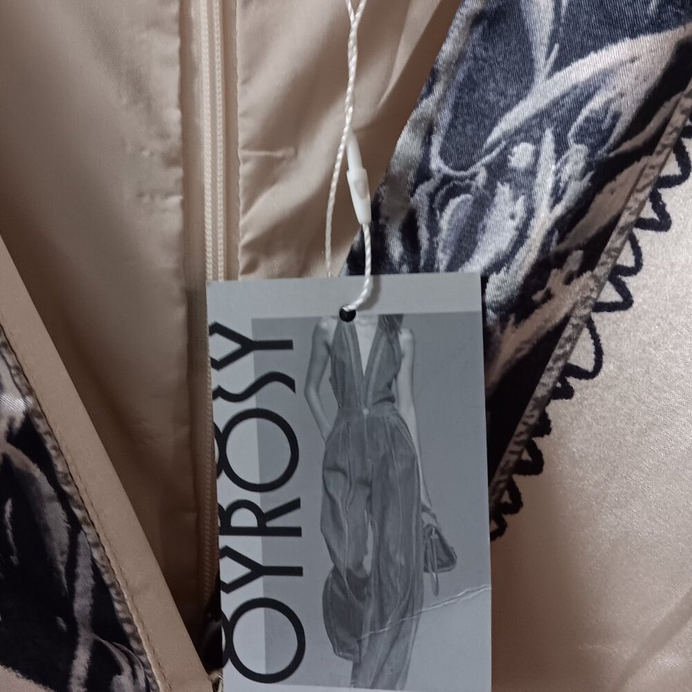 Oyrosy beige and black dress size large - Picture 4 of 4